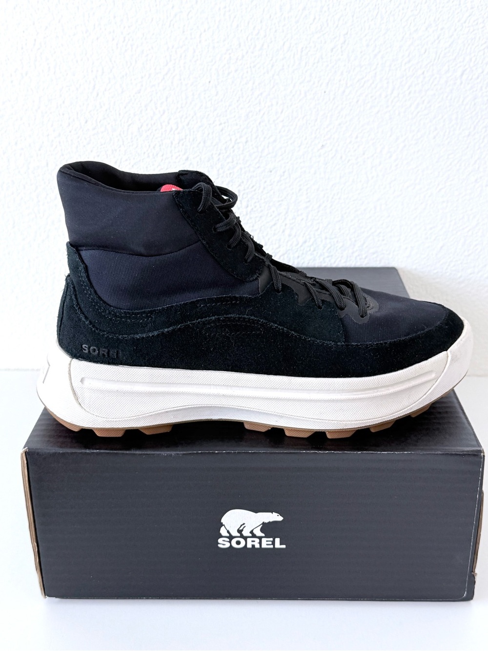 Sorel Ona 503 Mid Sneakers Black Jet Suede Boots Women's Size 9 With OG Box